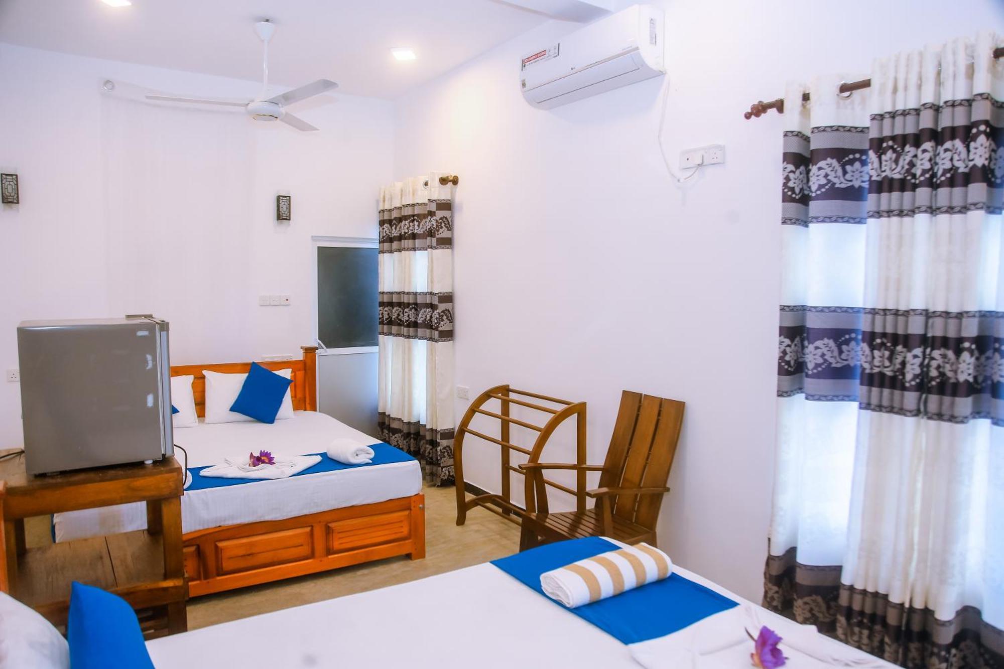 Blue Sky Hotel Мириса Екстериор снимка