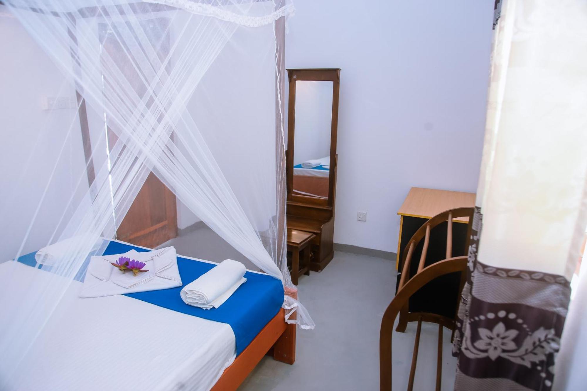 Blue Sky Hotel Мириса Екстериор снимка